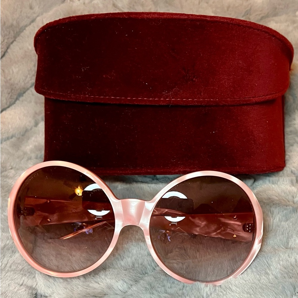 Gucci Pink Oversized Sunglasses with Velvet Case NWOT